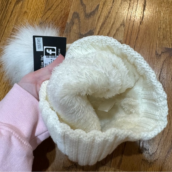 justin & taylor lined beanie - Picture 3 of 3